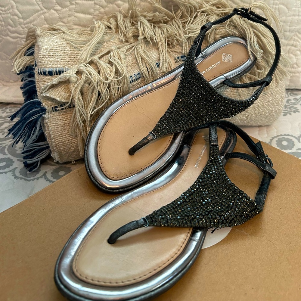 Antonio Melani Flat Sandals. Sz: 9. Color: Black - Picture 2 of 3
